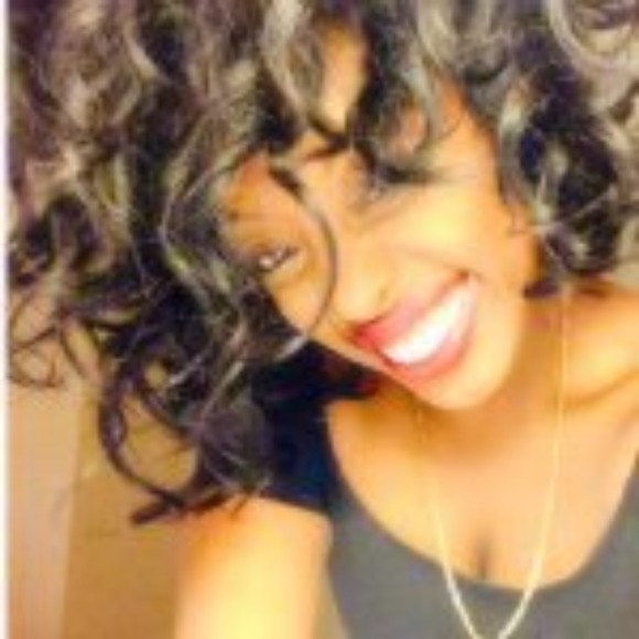 Meet your Posher, Whitney - Picture 1 of 1